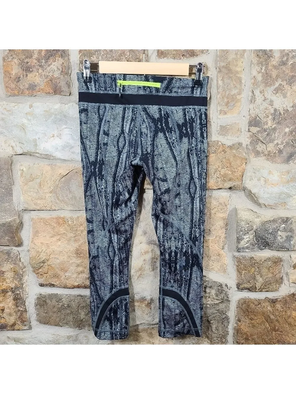 Lululemon 4 Capri Leggings Crops